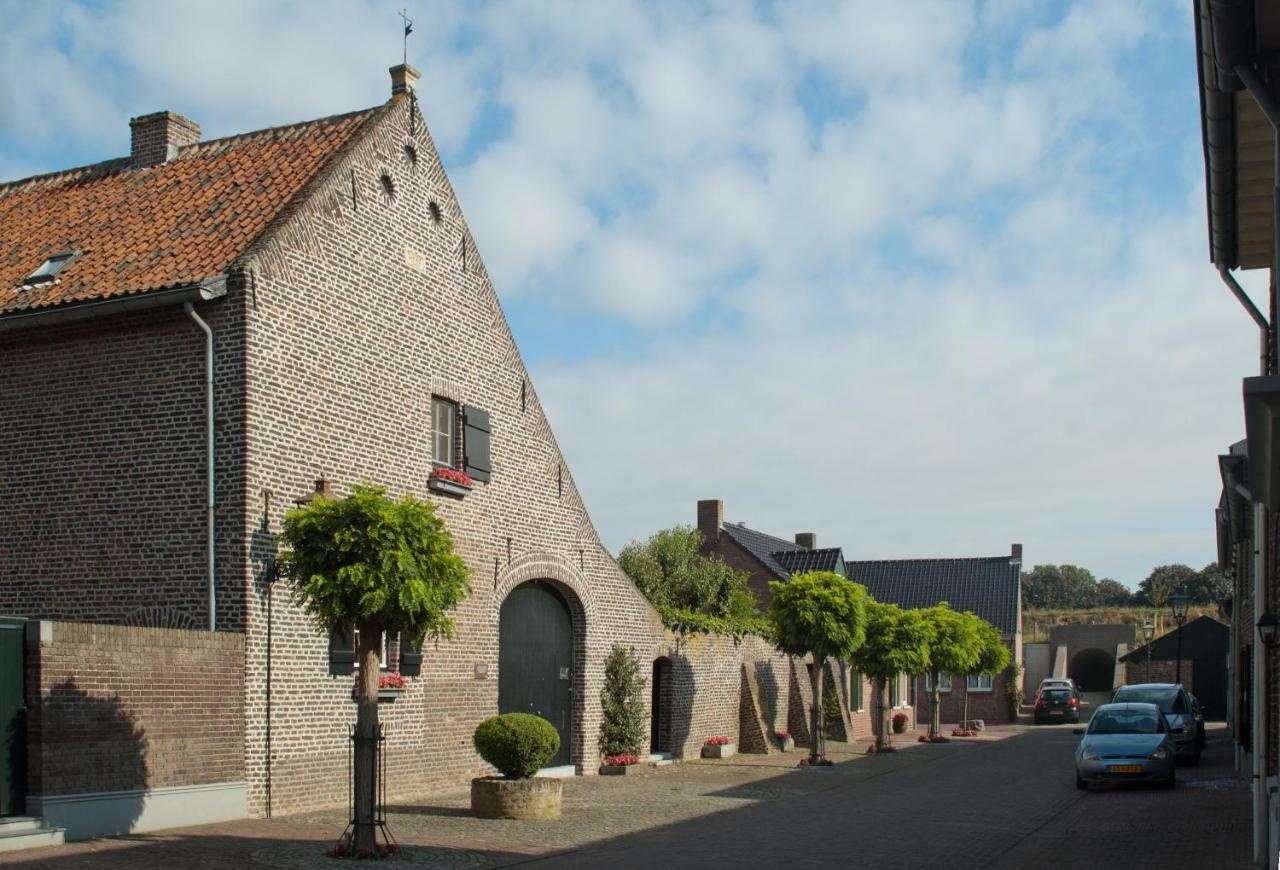 Het Gildehuis met sauna en jacuzzi Stevensweert Buitenkant foto